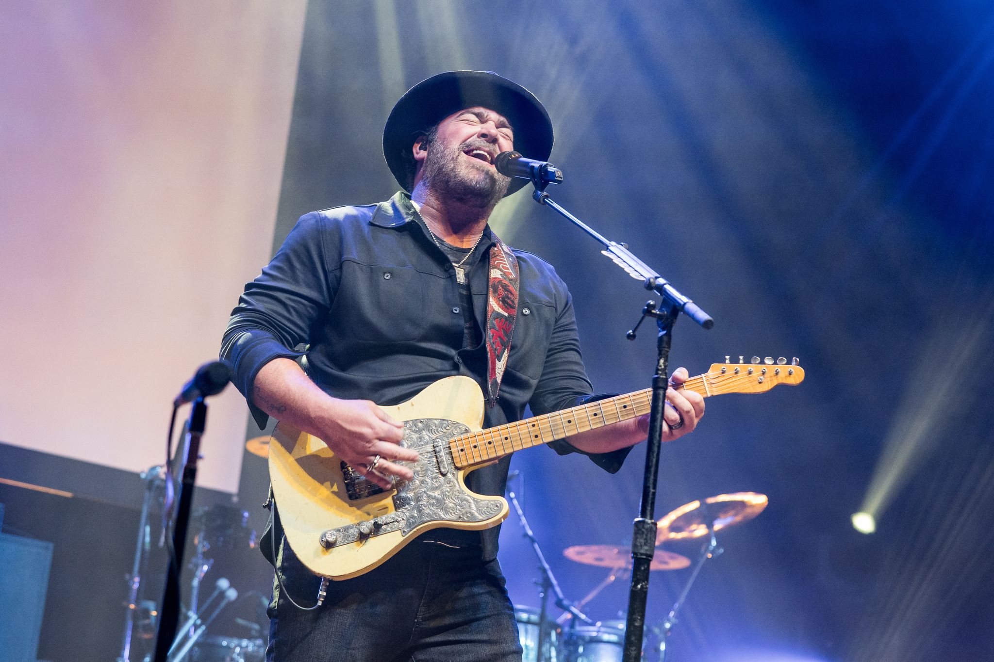 Lee Brice Hits Major Milestone By Scoring 1 Billion Streams on Apple Music  Worldwide – Curb | Word Entertainment